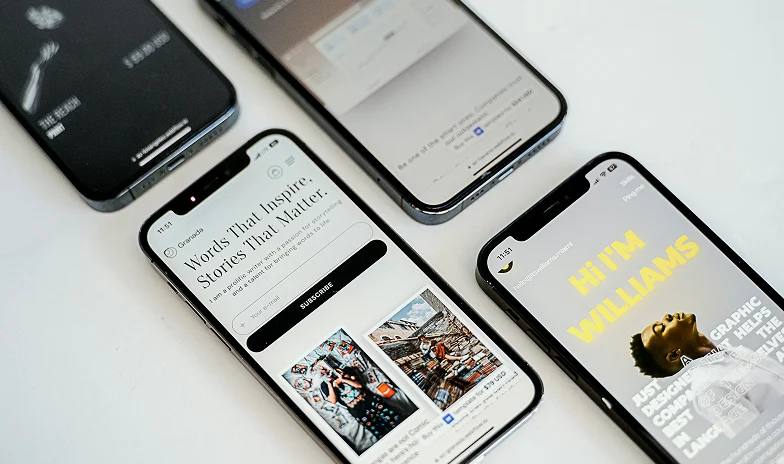 reading digital content on multiple smartphones